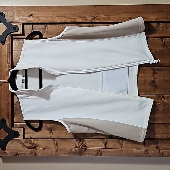 Roots Athletics Sleeveless Vest w/ Two-Way Zip, Est. Large - Picture 3 of 15